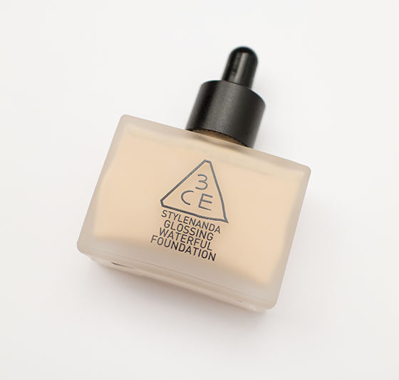 Review: Glossing Waterful Foundation (3CE)