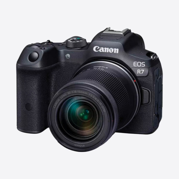 Content Creator Essentials - Canon EOS R7